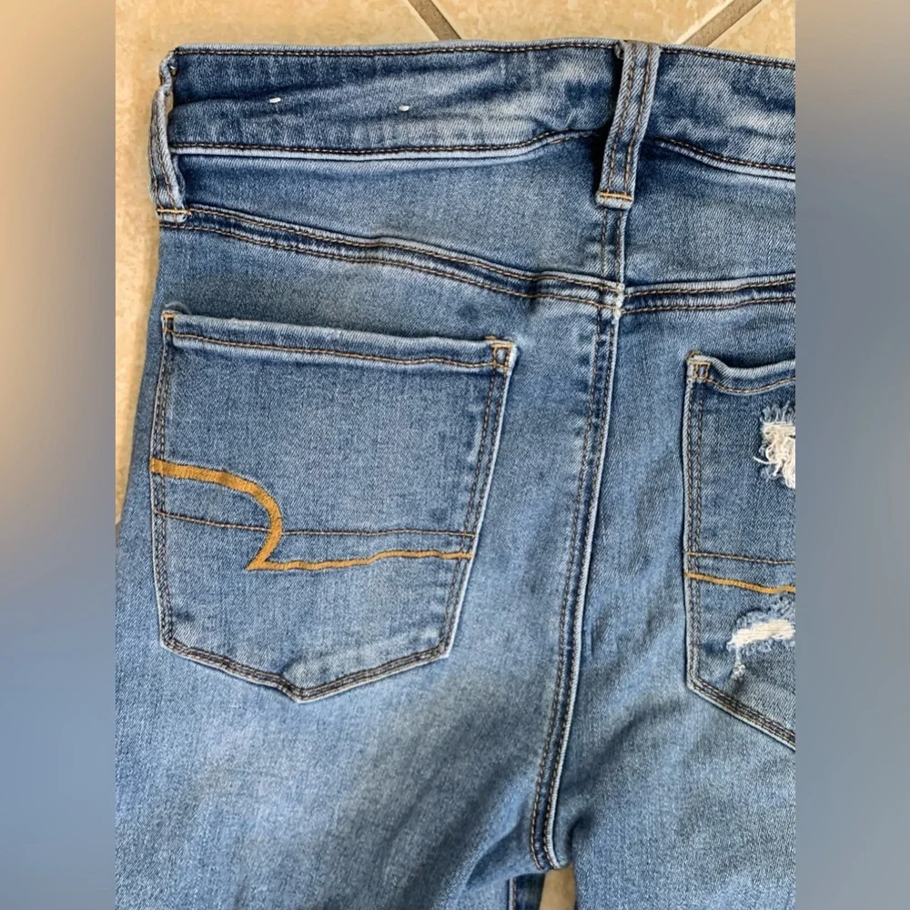 AEO AMERICAN EAGLE OUTFITTERS DISTRESS RIP jeans women’s size 8 - Picture 5 of 17